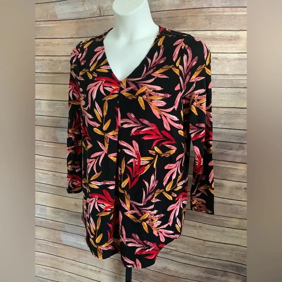 JM Collection - Size Large - Picture 3 of 10